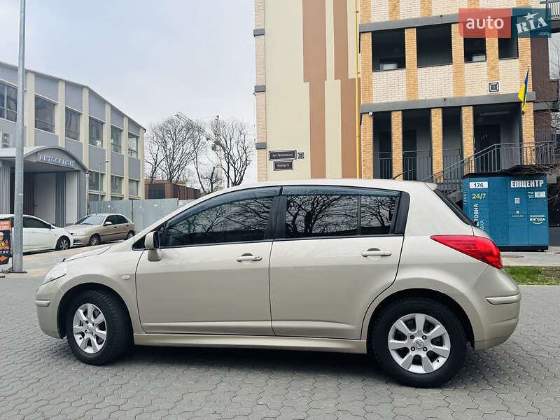 Седан Nissan TIIDA 2011 в Одессе