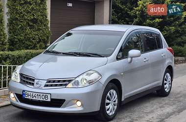 Хэтчбек Nissan TIIDA 2010 в Одессе