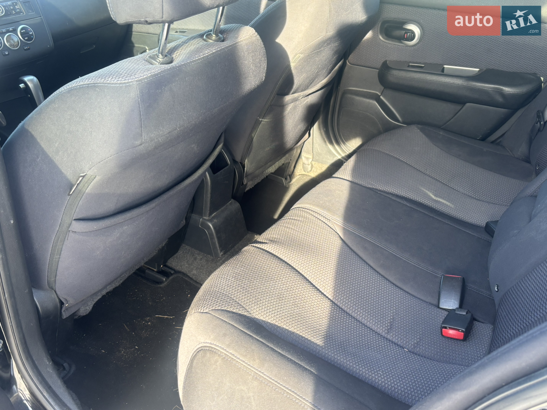 2010 Nissan Tiida - мініатюра 12