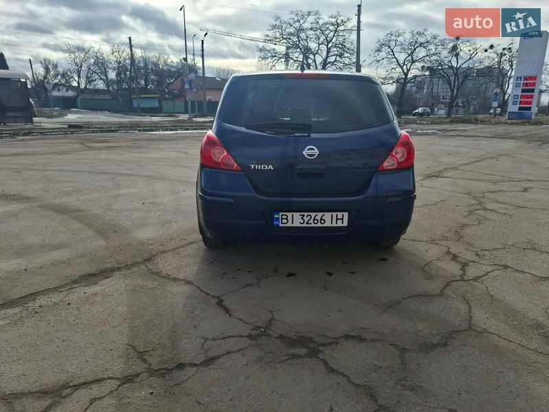 Хэтчбек Nissan TIIDA 2012 в Полтаве