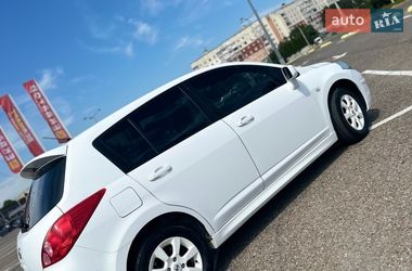 Хетчбек Nissan TIIDA 2010 в Чернівцях