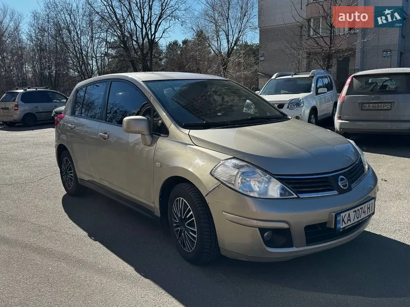 Nissan TIIDA