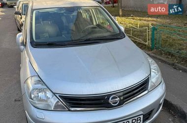 Хэтчбек Nissan TIIDA 2011 в Киеве