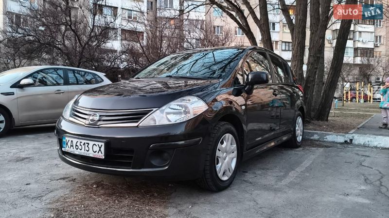 Nissan TIIDA 2012