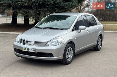 Седан Nissan TIIDA 2006 в Ровно