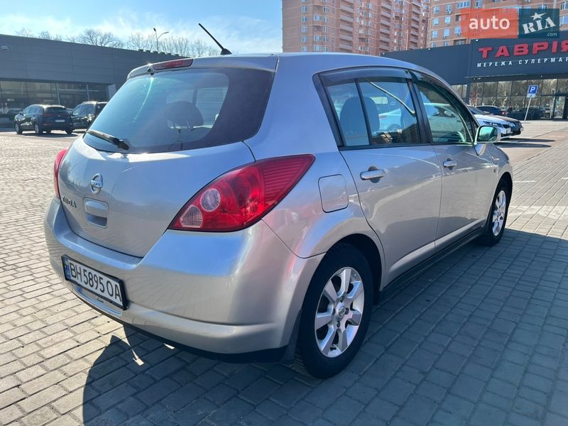 Хэтчбек Nissan TIIDA 2006 в Одессе