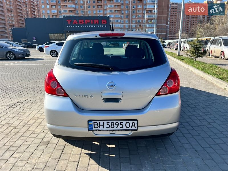Хэтчбек Nissan TIIDA 2006 в Одессе