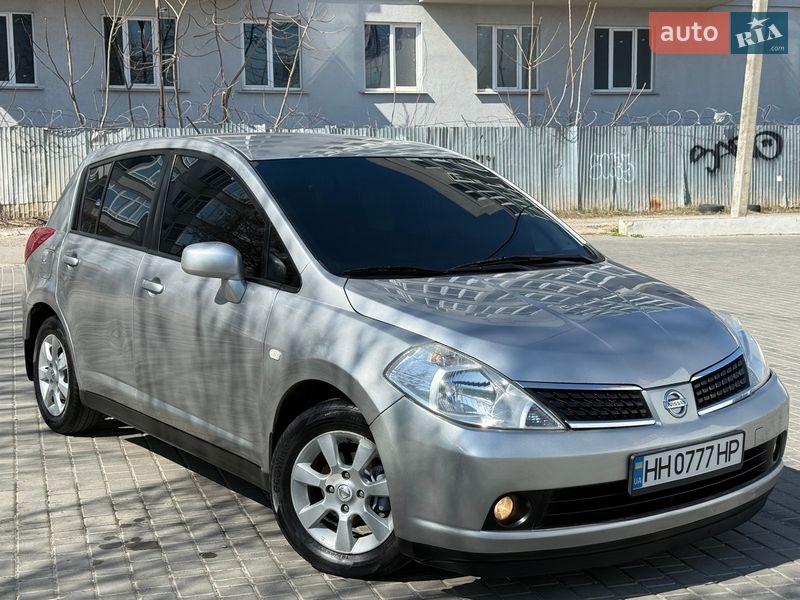 Хэтчбек Nissan TIIDA 2007 в Одессе фото Хэтчбек Nissan TIIDA 2007 в Одессе