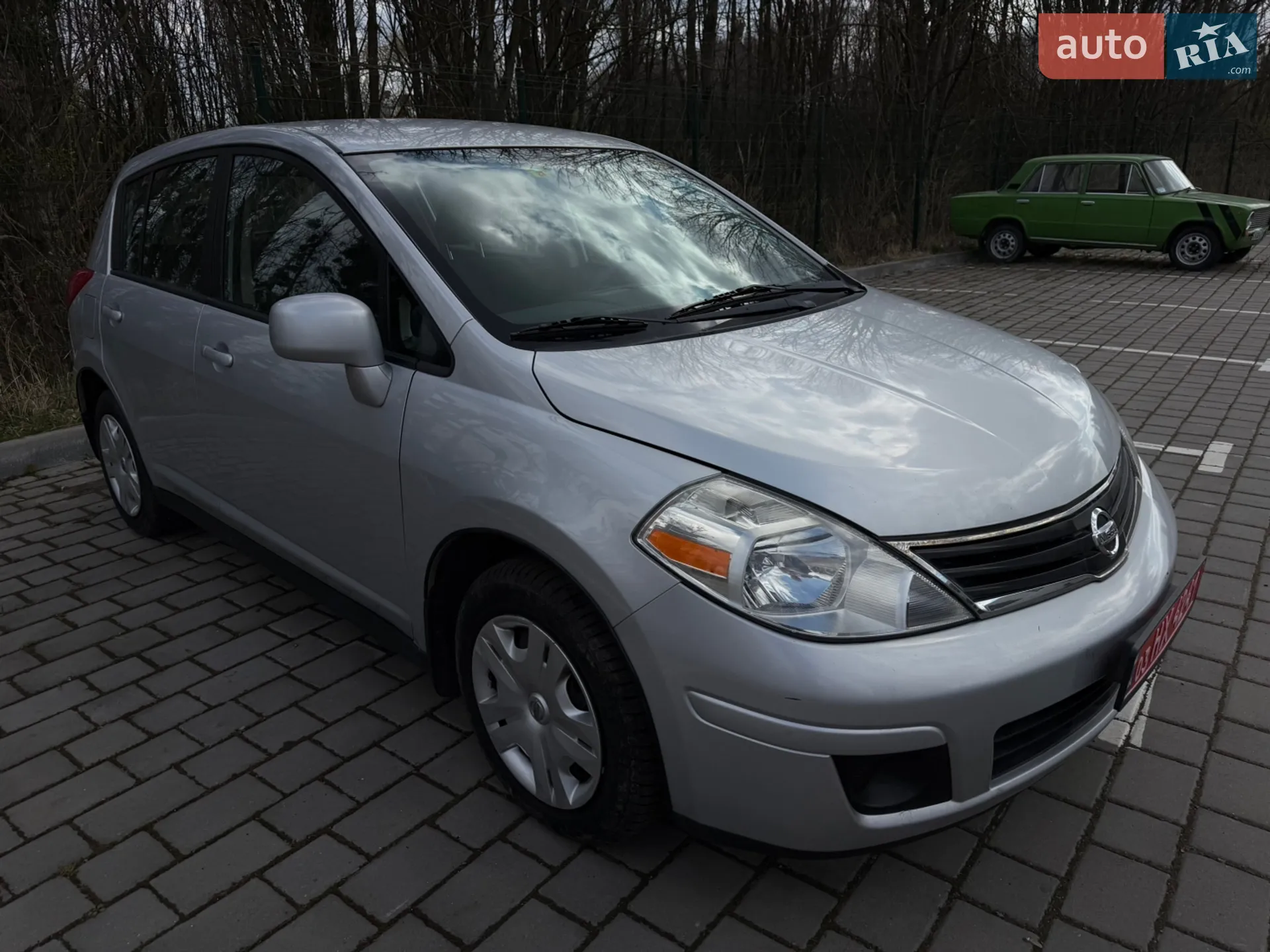 2010 Nissan Tiida - мініатюра 2