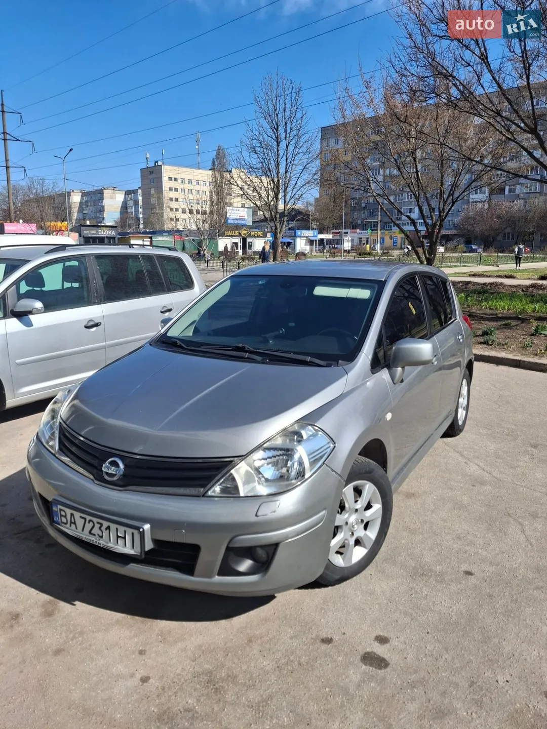 2011 Nissan Tiida - мініатюра 2
