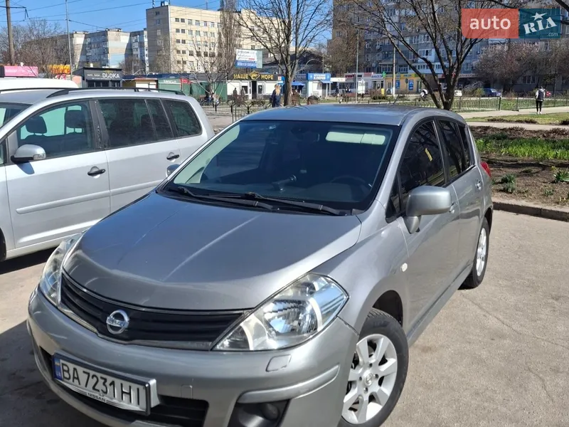 Nissan TIIDA