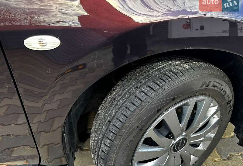 Хетчбек Nissan TIIDA 2012 в Харкові