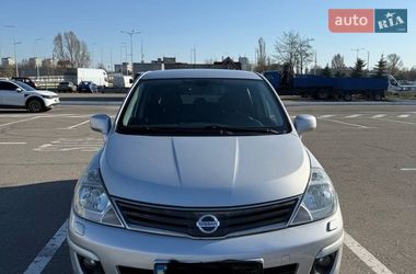 Хетчбек Nissan TIIDA 2011 в Києві