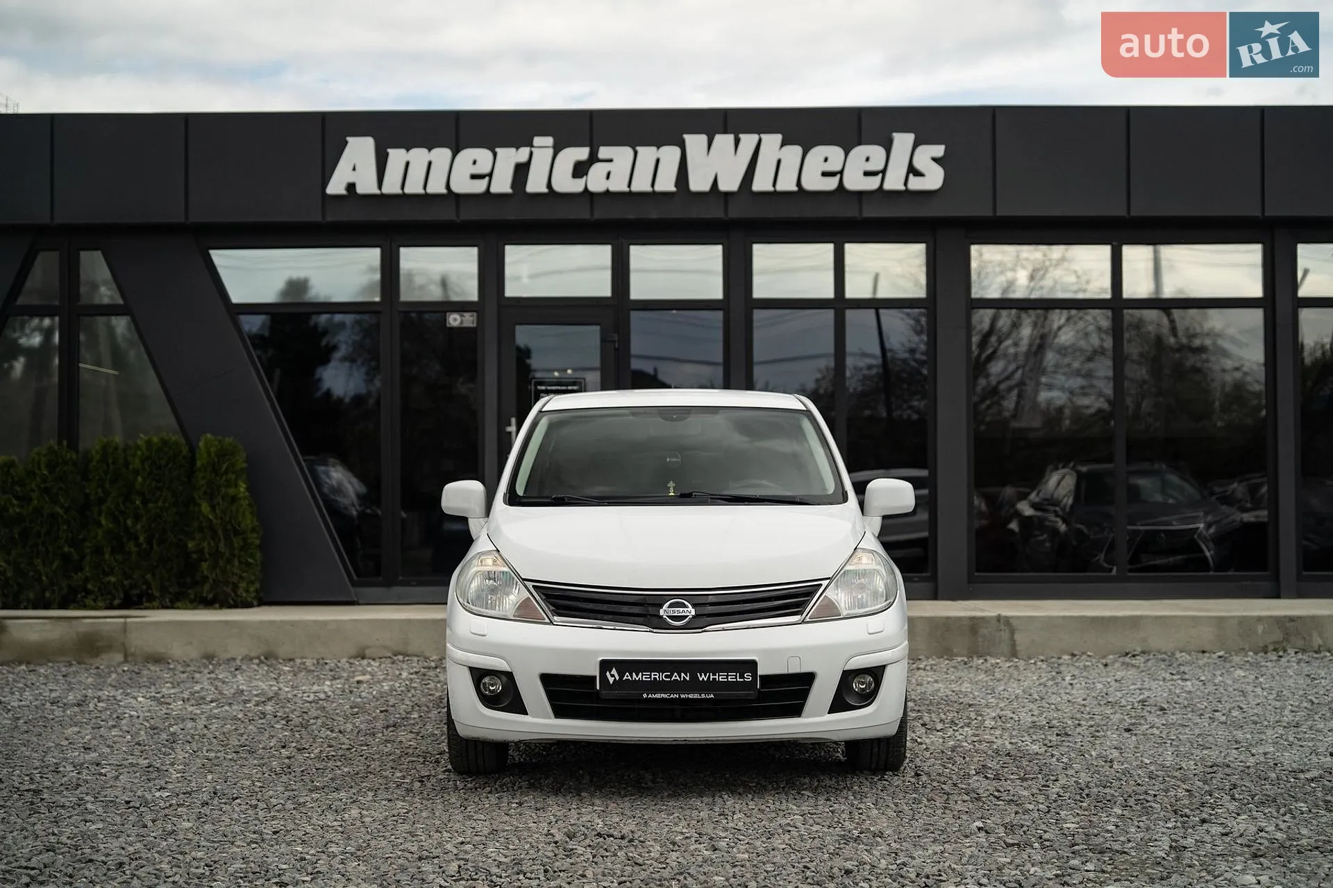 2010 Nissan Tiida - мініатюра 2