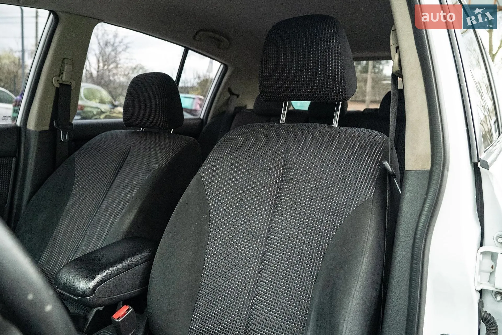 2010 Nissan Tiida - мініатюра 28