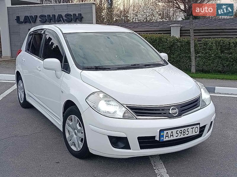 Nissan TIIDA 2013