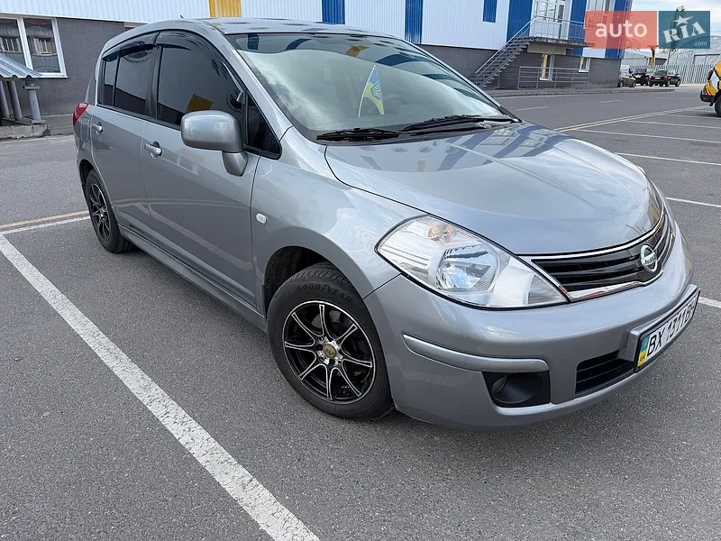 Nissan TIIDA