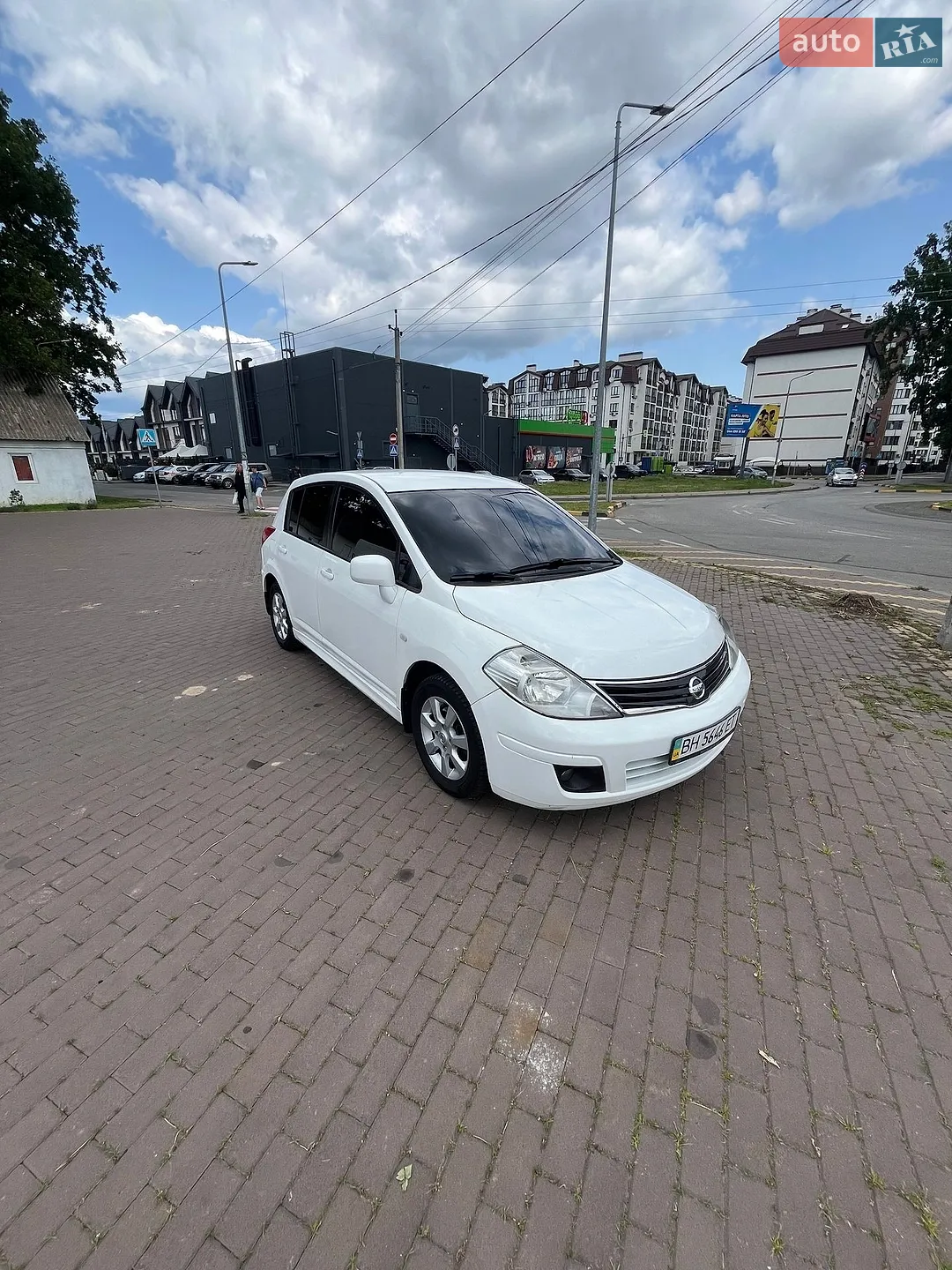 2012 Nissan Tiida - мініатюра 2