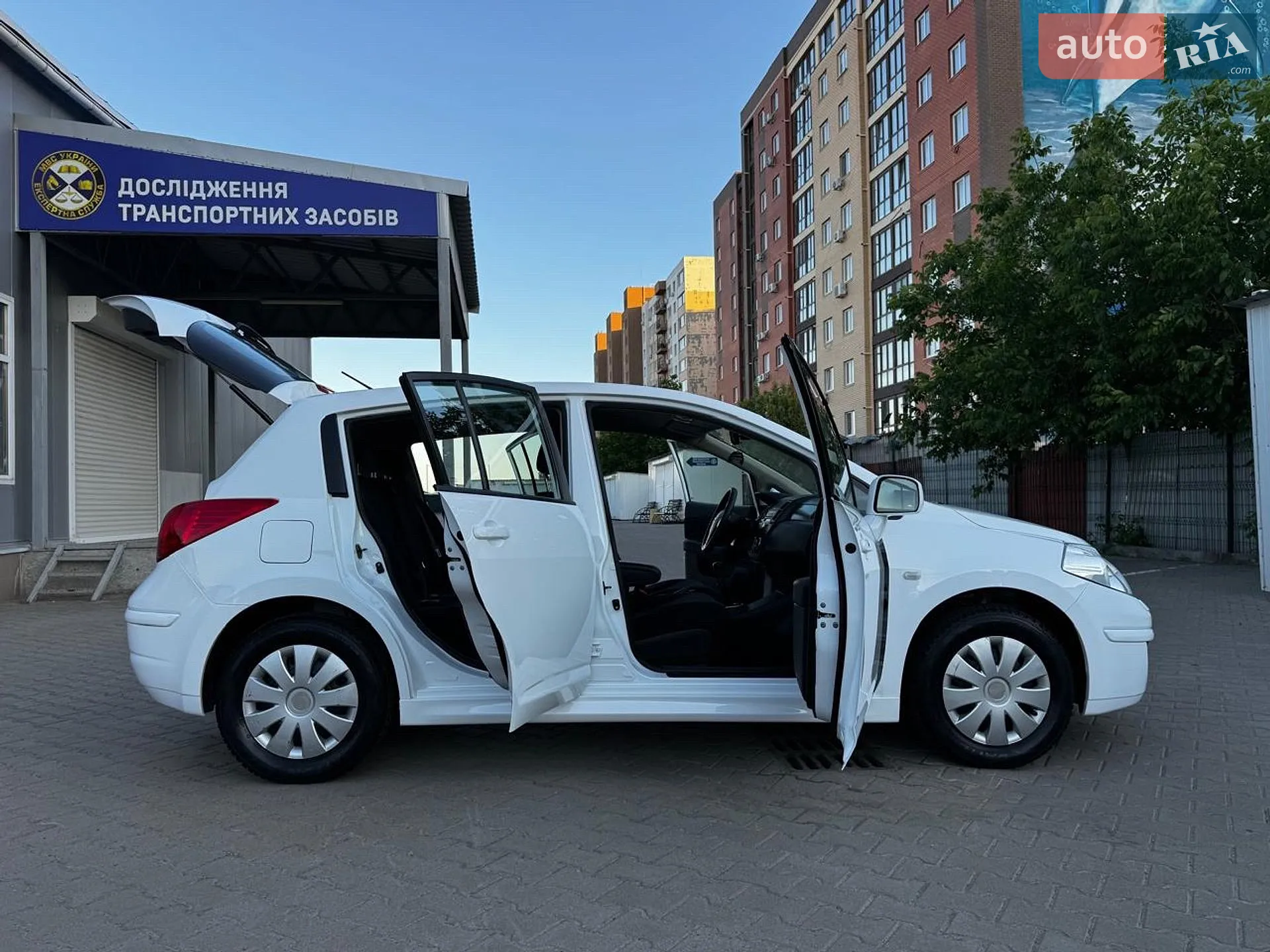 2012 Nissan Tiida - мініатюра 2