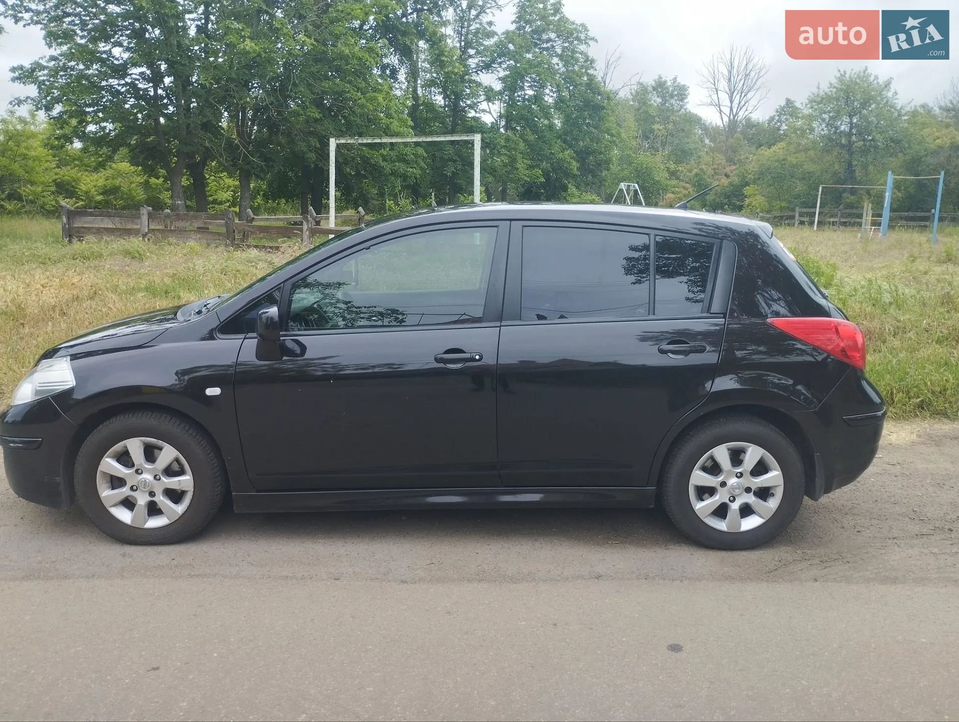 2010 Nissan Tiida - мініатюра 3