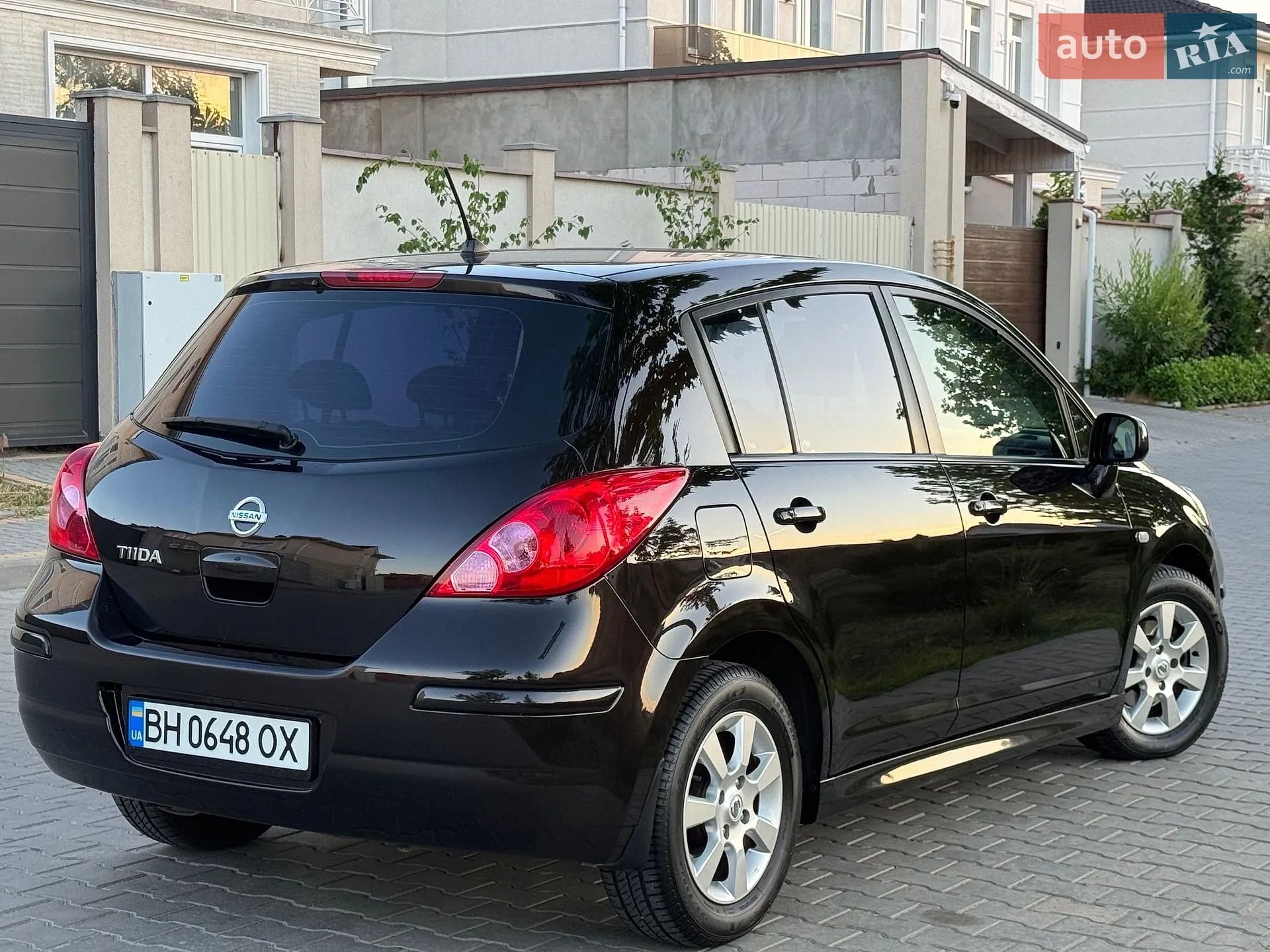 2010 Nissan Tiida - мініатюра 12
