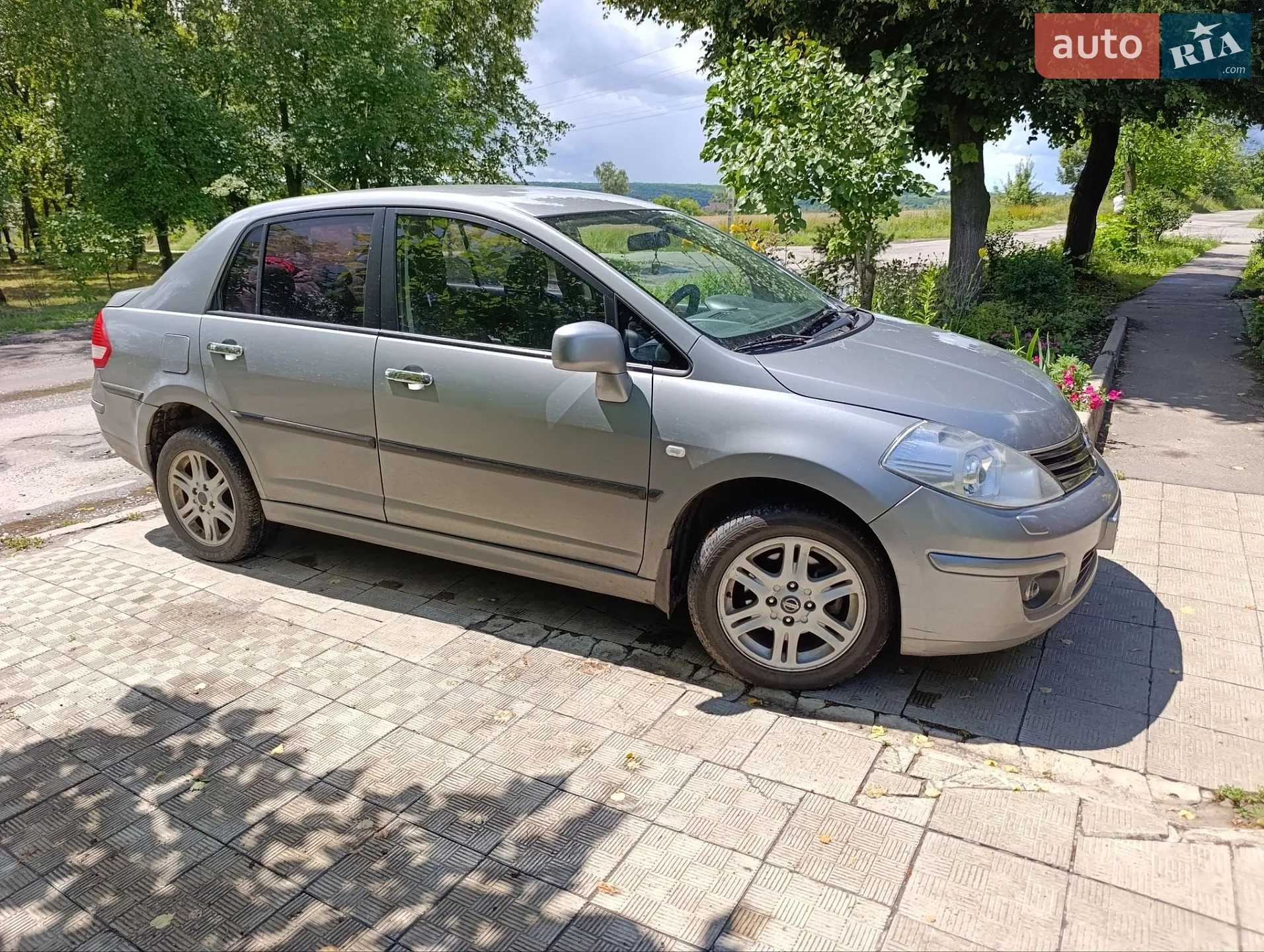 2010 Nissan Tiida - мініатюра 7