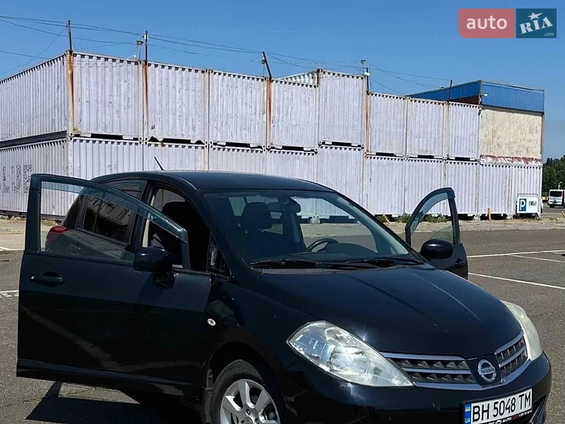 Nissan TIIDA