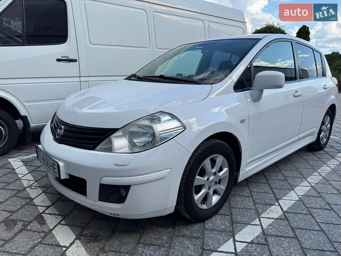 Nissan TIIDA 2012