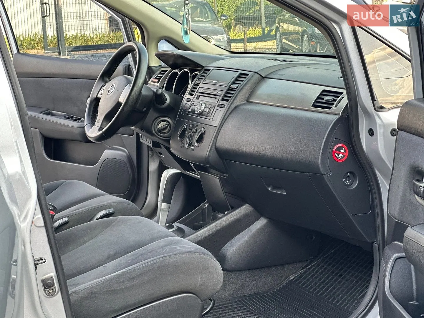 2010 Nissan Tiida - мініатюра 6