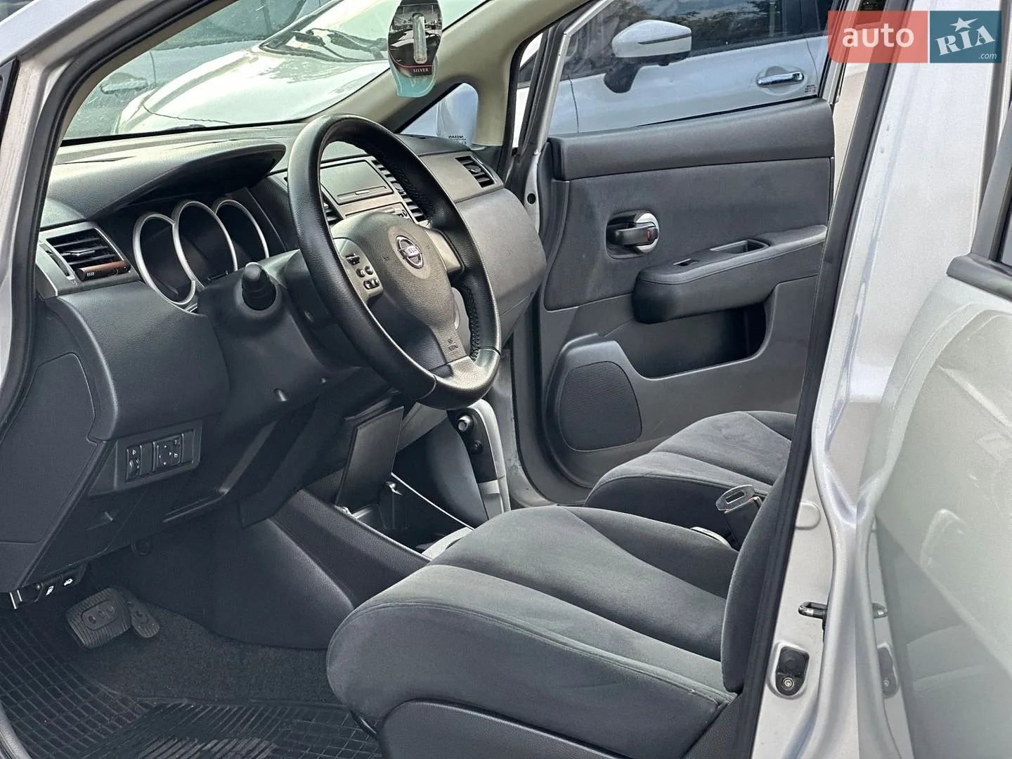 2010 Nissan Tiida - мініатюра 14