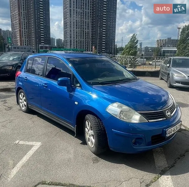 Nissan TIIDA