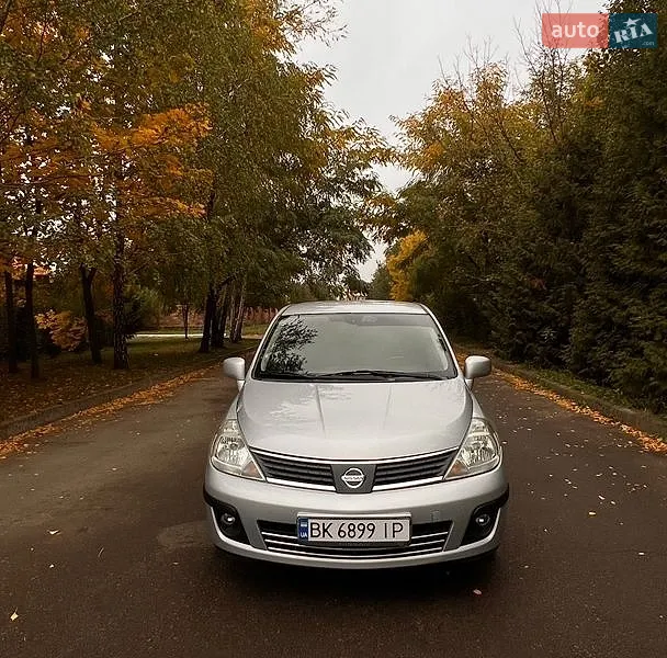 Nissan TIIDA