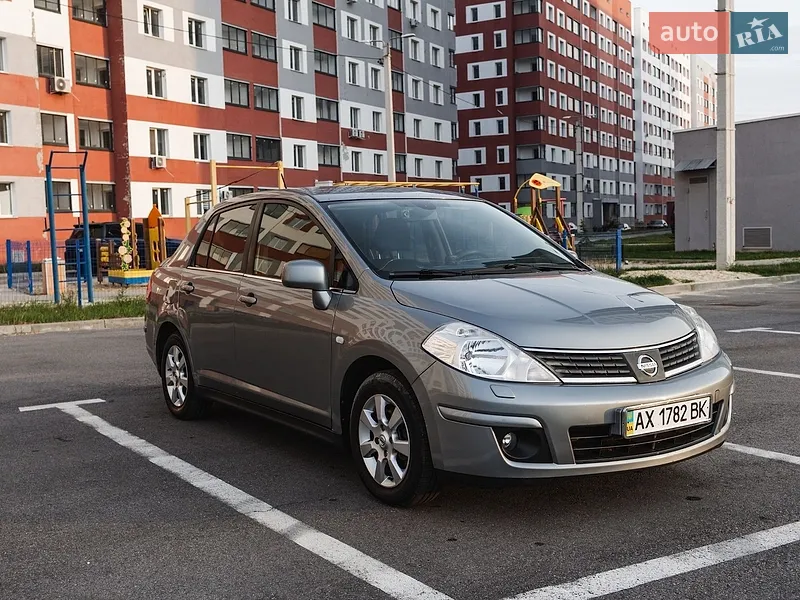 Nissan TIIDA
