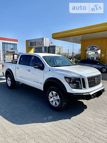 Nissan Titan Gaz Crew Max