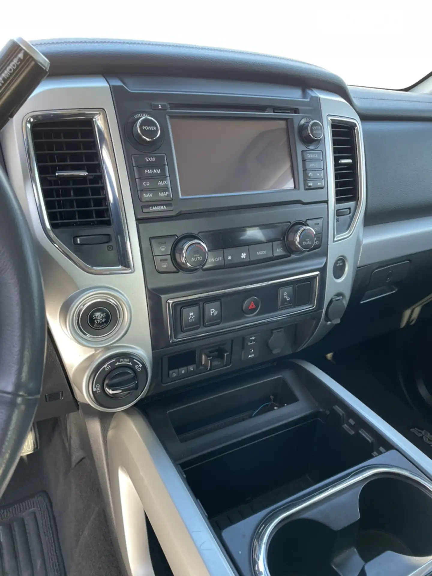 2017 Nissan Titan - мініатюра 32