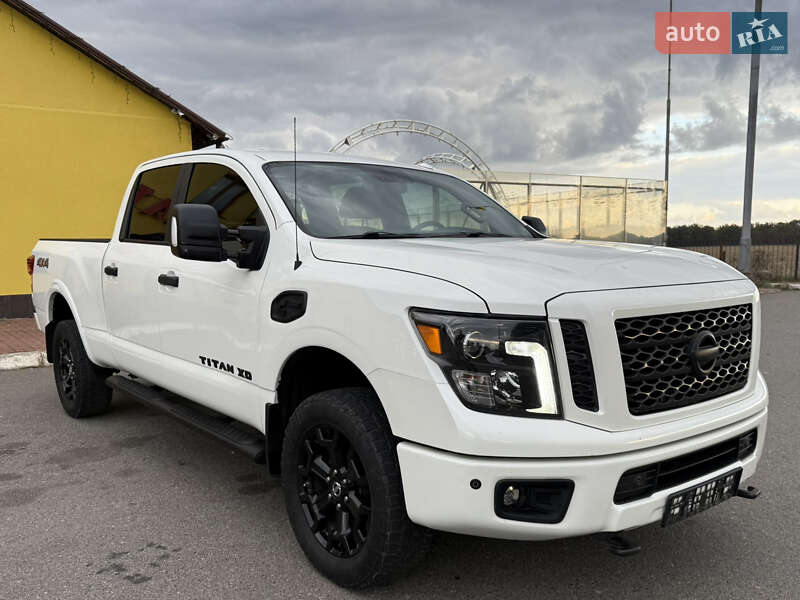 Грузовой фургон Nissan Titan 2018 в Киеве