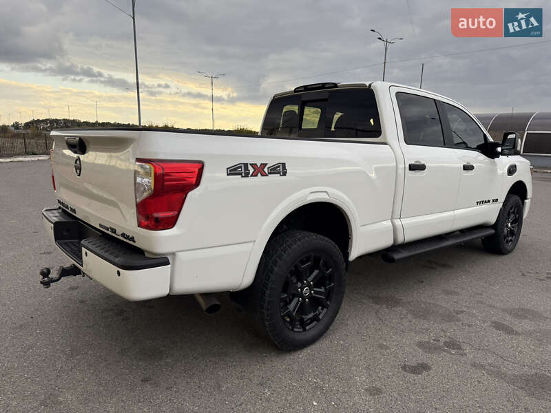 Грузовой фургон Nissan Titan 2018 в Киеве