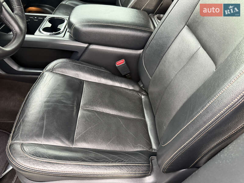 Грузовой фургон Nissan Titan 2018 в Киеве