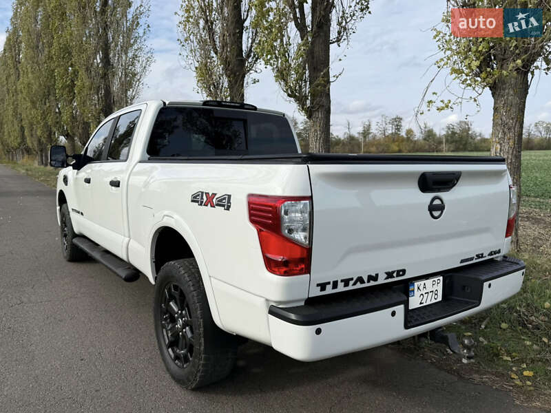 Грузовой фургон Nissan Titan 2018 в Киеве