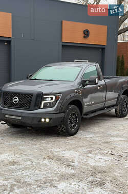 Вантажопасажирський фургон Nissan Titan 2016 в Києві