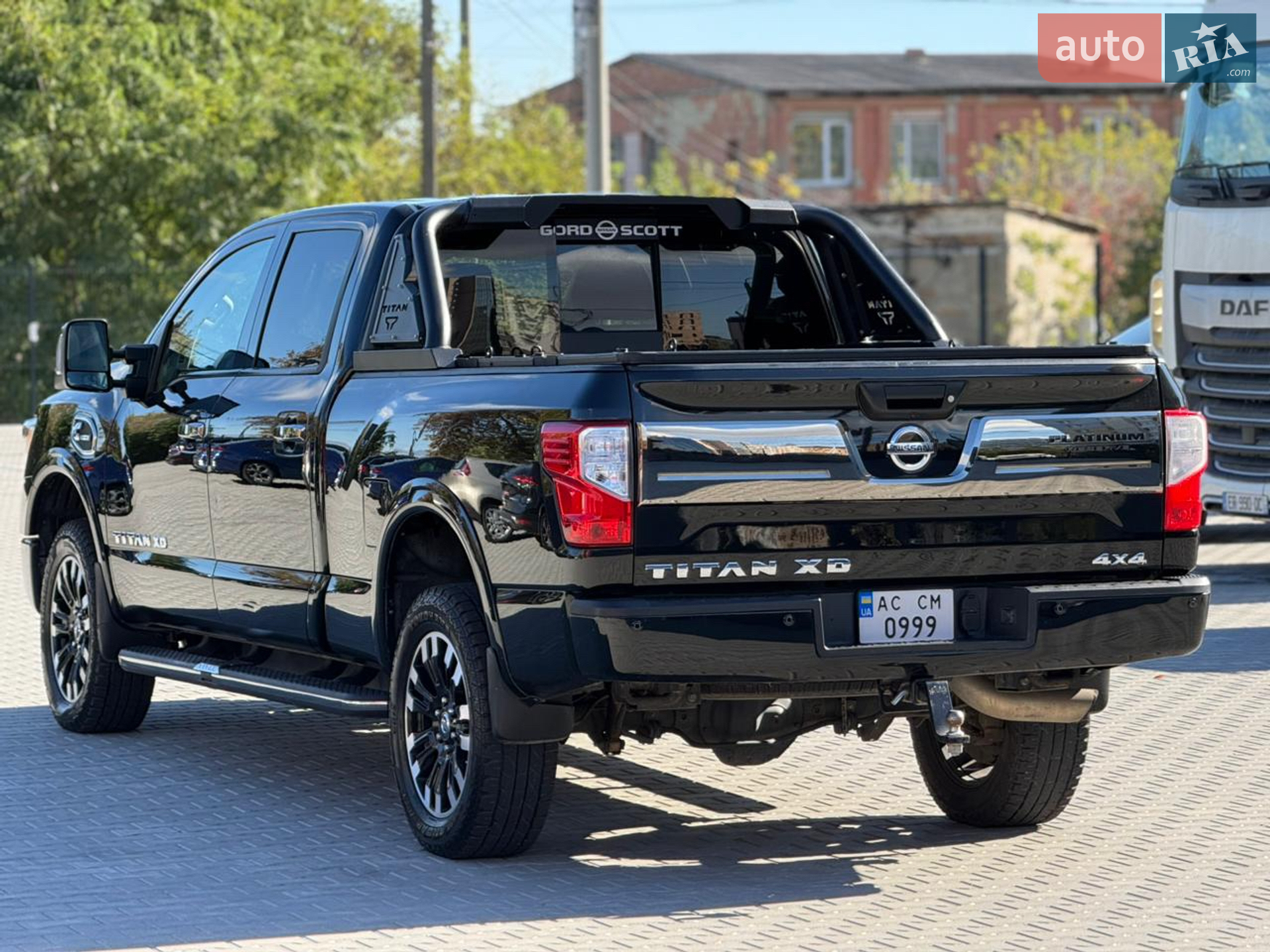 2016 Nissan Titan - мініатюра 2