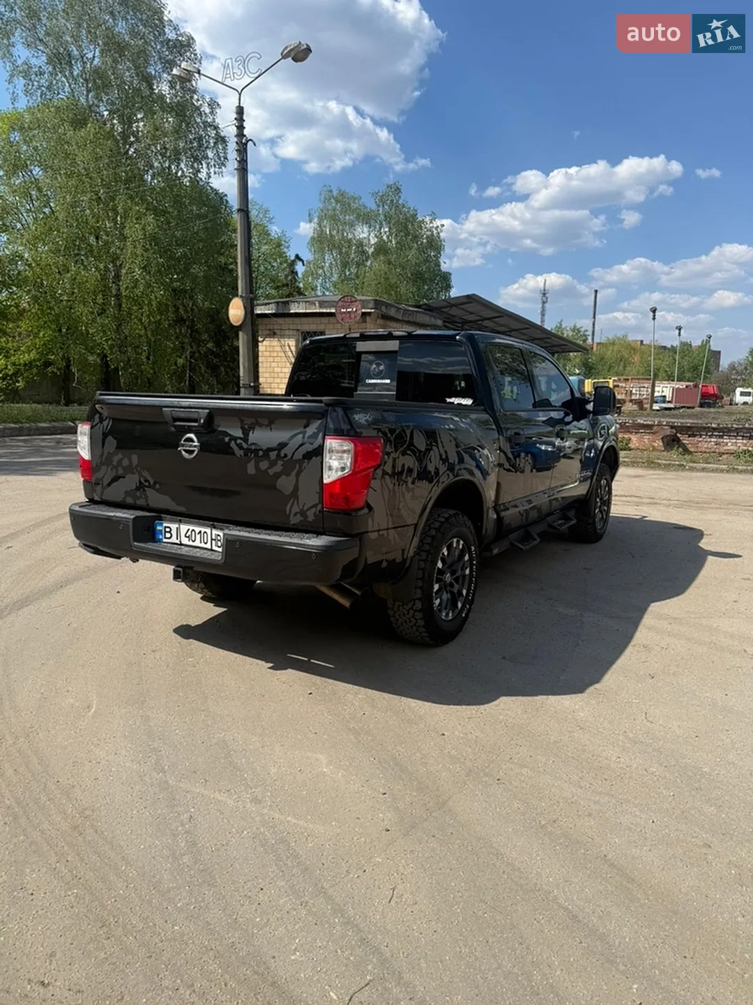 2017 Nissan Titan - мініатюра 14
