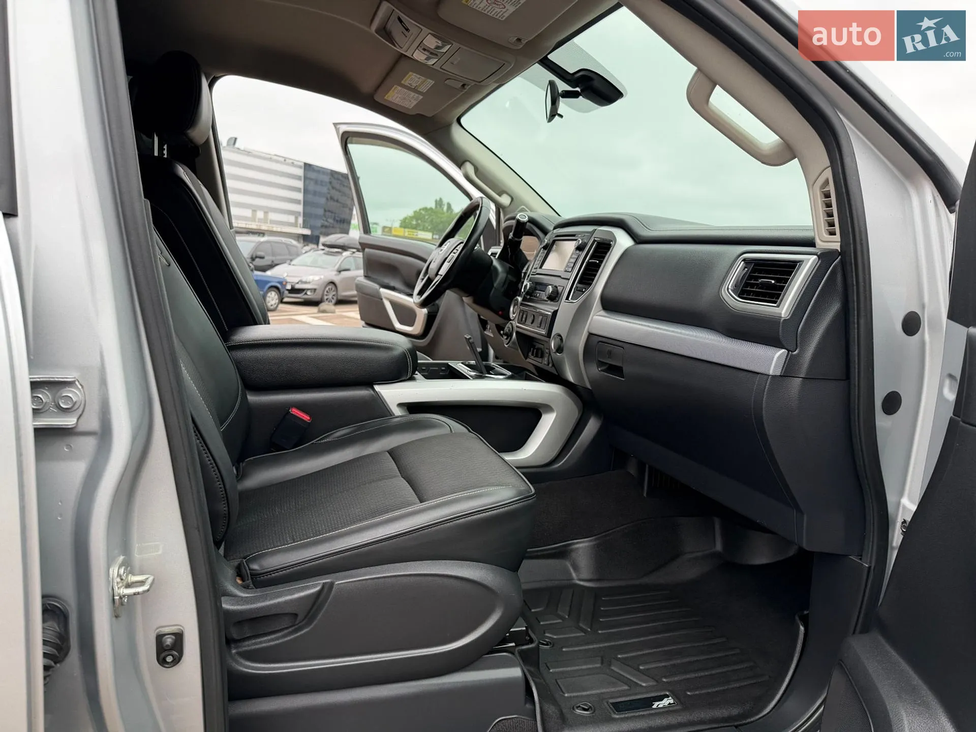 2016 Nissan Titan - мініатюра 12