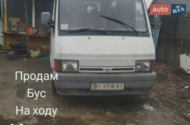 Грузовой фургон Nissan Trade 2000 в Ужгороде