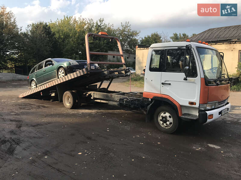 Автовоз Nissan UD 2005 в Коломиї