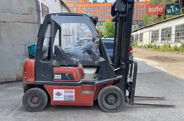 Вилочний навантажувач Nissan UD 2003 в Львові