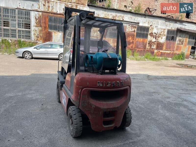 Вилочный погрузчик Nissan UD 2005 в Львове
