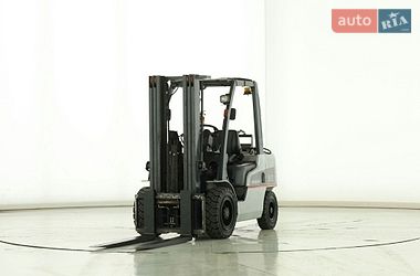 Вилочный погрузчик Nissan UGD 2011 в Львове