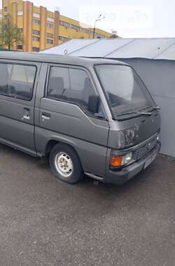 Мінівен Nissan Urvan 1991 в Києві