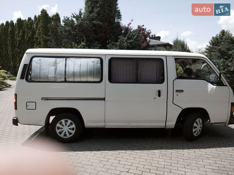Минивэн Nissan Urvan 1994 в Николаеве фото 4 Минивэн Nissan Urvan 1994 в Николаеве